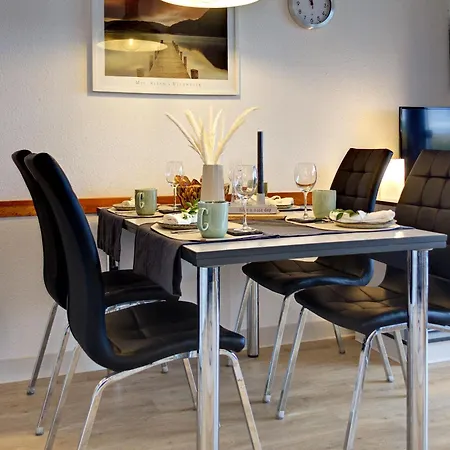 Apartment 1c 54 Windjammer Og *
